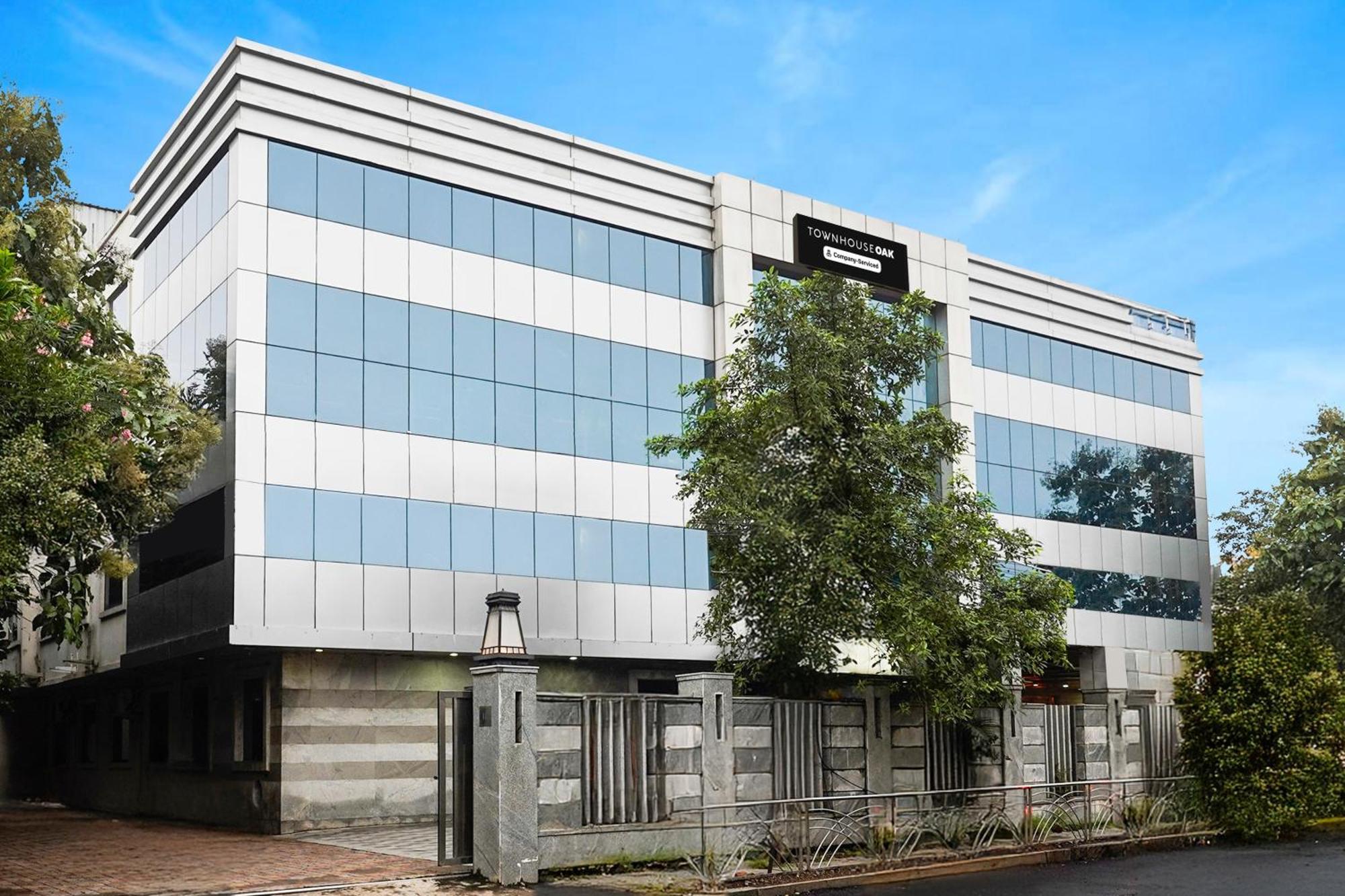 Super Townhouse Oak Alandur Near Chennai Airport Formerly Vijay Park Exterior photo