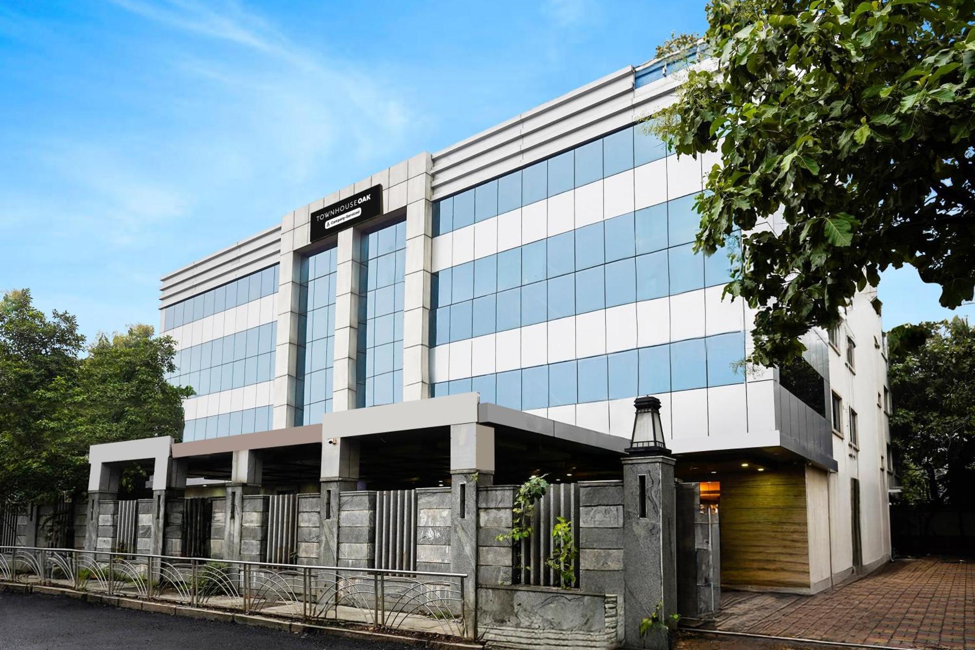 Super Townhouse Oak Alandur Near Chennai Airport Formerly Vijay Park Exterior photo