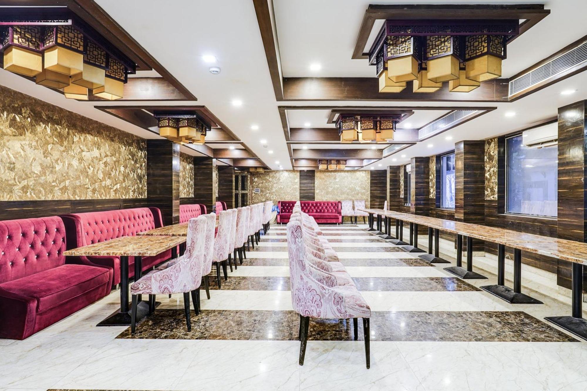 Super Townhouse Oak Alandur Near Chennai Airport Formerly Vijay Park Exterior photo